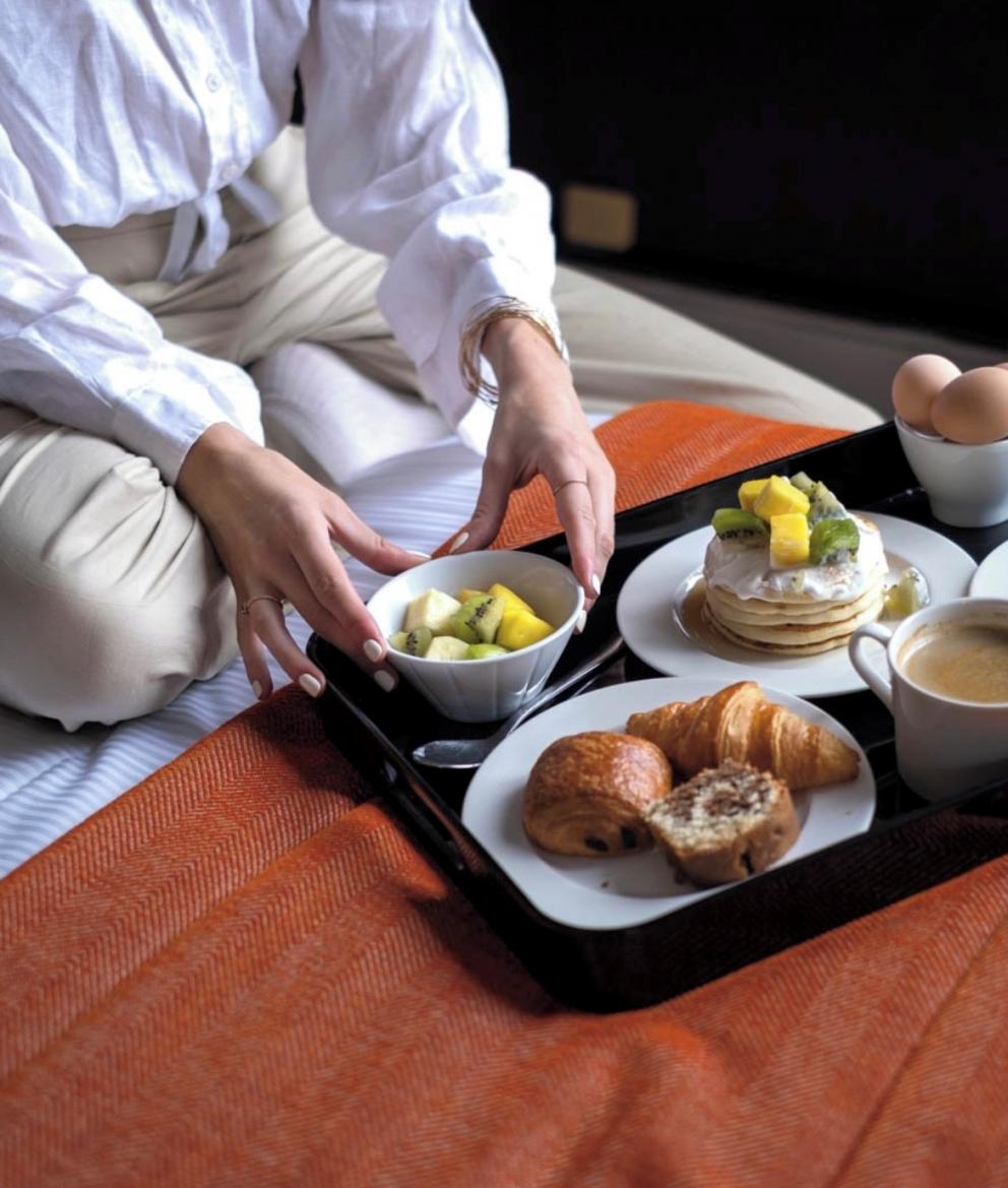 Hôtel Elysées Bassano - Room Service